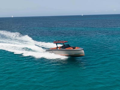 Vanquish VQ40 CAJA TRES Marina Ibiza_15
