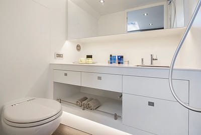 Vanquish VQ45 BALR Marina Botafoch_18