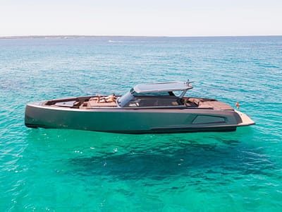 Vanquish VQ52 CASA ATLANTIS Marina Botafoch_10