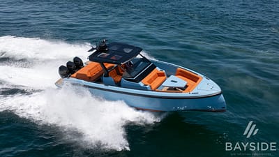 Yacht for sale Vanquish VQ40 blue orange